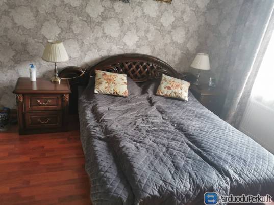 Parduodu miegamąjį baldų komplektą, lovą 160 * 200, (su čiužiniu 17 cm), 2 nišas skalbiniams ar kiti