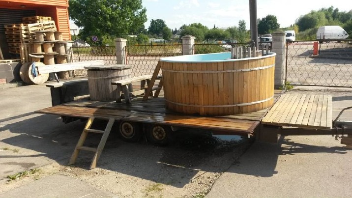 Parduodu mobilų kubilą (2 kubilukai ant priekabos)