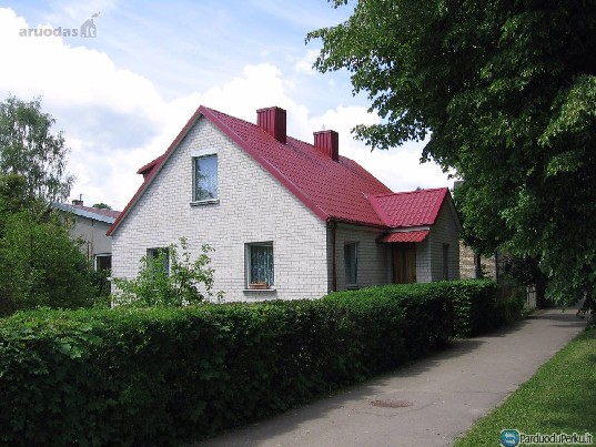 PARDUODU NAMĄ SU NAMO SKLYPŲ ŠIAULIŲ MIESTO ŠIRDY