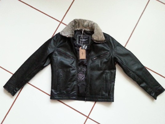 Parduodu naują odinę striukę.