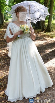 Parduodu nauja vestuvine suknele 48-50 dydžio,150€