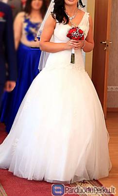 Parduodu nuostabia suknele su veliumu