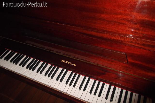Parduodu "Riga" pianiną!
