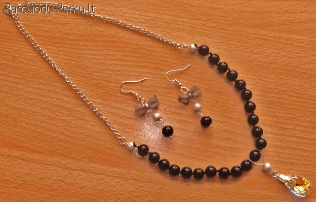 Parduodu rankų darbo papuošalus.