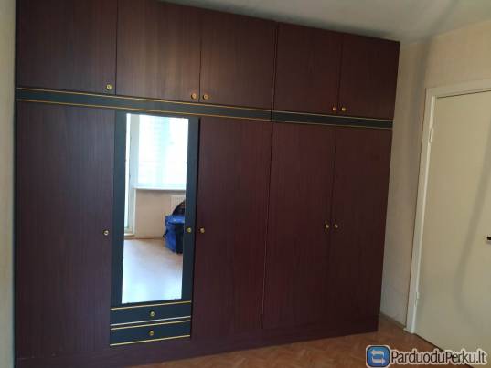 parduodu spintą