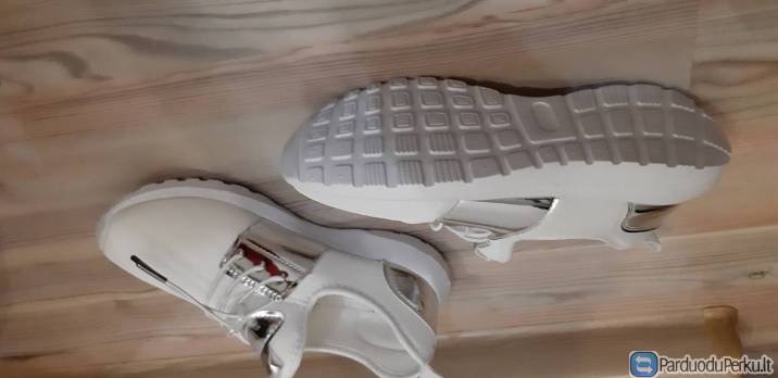 Parduodu sportinius batelius