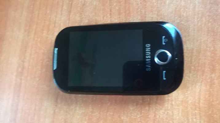 parduodu telefona samsung