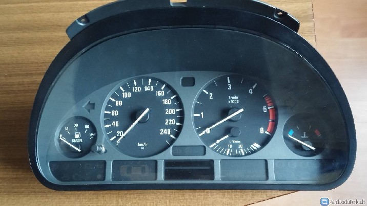 Parduodu BMW 525TDS (E39) prietaisų skydelį