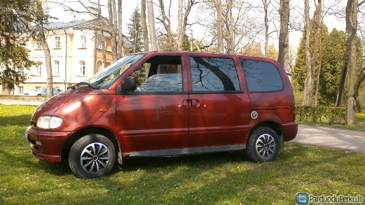 Parduodu tvarkinga minivena Nissan Serena D 2.0