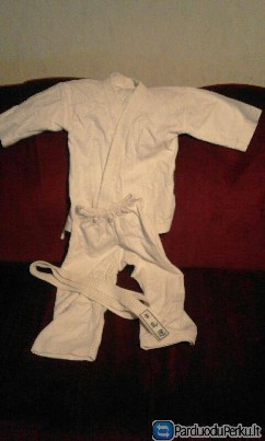parduodu vaikišką KIMONO