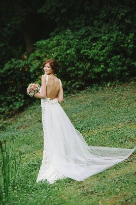 Parduodu vestuvinę rankų darbo, nertą suknelę