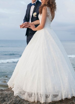 Parduodu vestuvinę suknelę