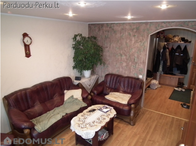 Parduodu 3 kambarių butą