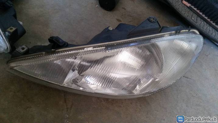 Peugeot 206 priekinės faros.