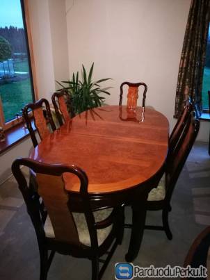 Pietų stalas ir indauja