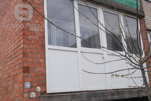 Pigiai balkono įstiklinimą