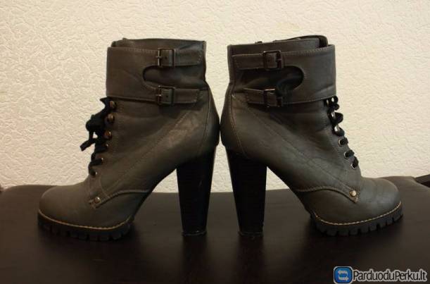 Pilki sezoniniai batai su kulnu