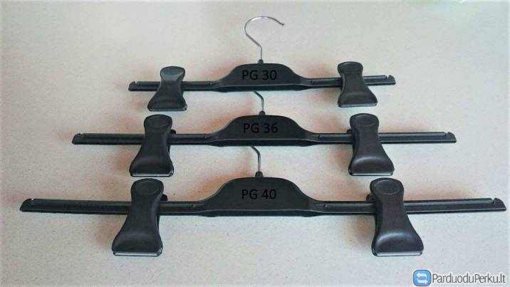 Plastikinės pakabos rūbų prekybai www.plastonas.eu