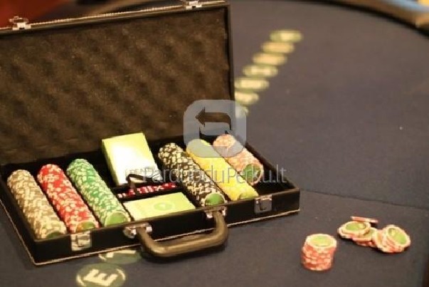 pokerio zetonai 300vnt