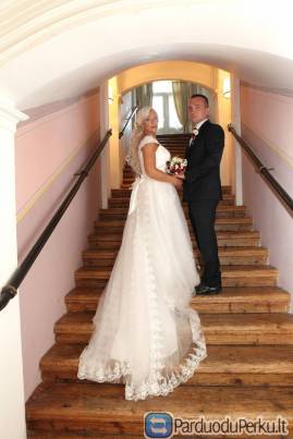 Prduodu pigei gera suknele