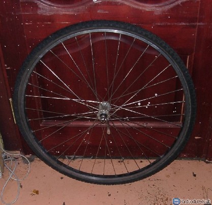 Priekinis ir galinis 28 coliu ratas su sportinio tipo ranken