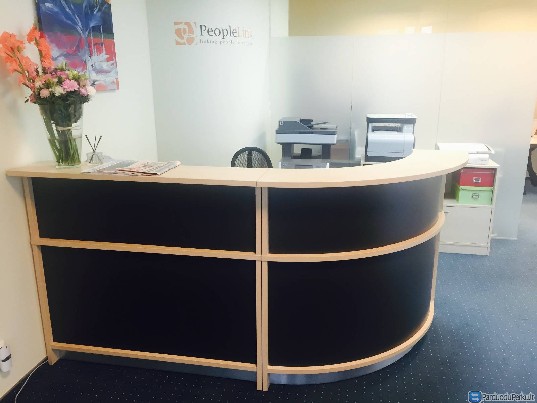 Puikios būklės naudoti priimamojo baldai