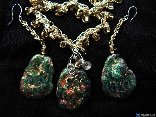 Puikus auskarai ir verinys