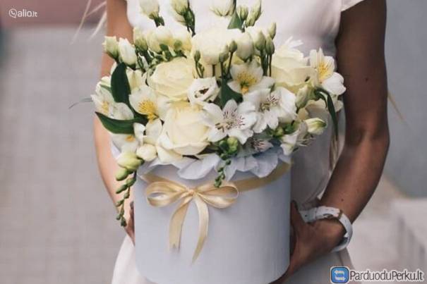 Puokščių ir gėlių dėžučių pristatymas Vilniuje