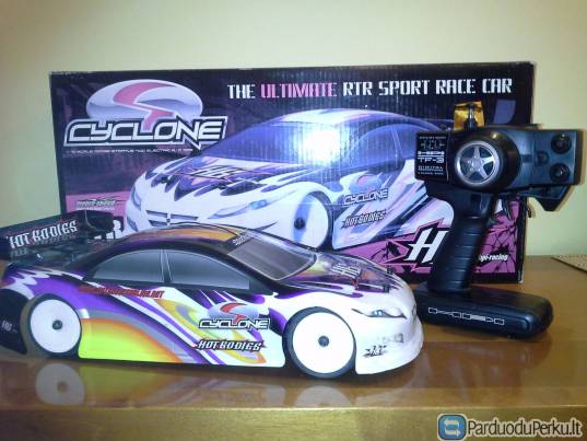 Radijo bangomis valdomas automobilio modelis CYCLNE S