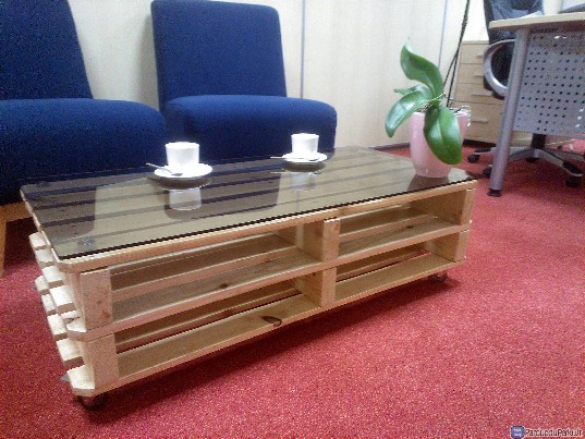 Rankų darbo "Pallet" stiliaus stalas