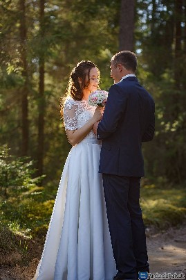 Rudeniui/pavasariui. Rankų darbo vestuvinė suknelė