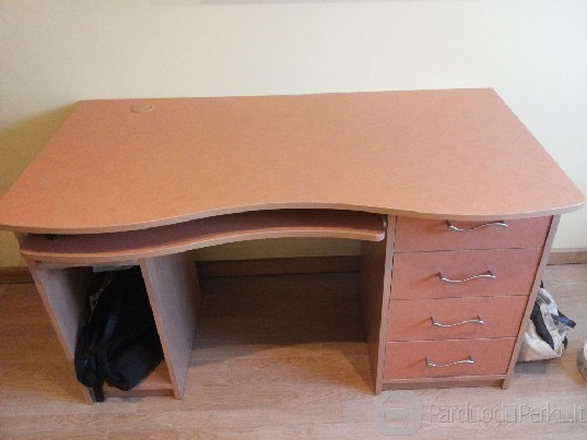 Rašomasis stalas + kabinama spintelė