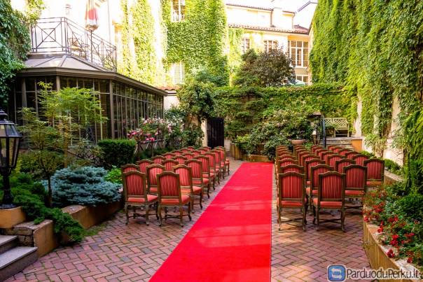 Raudonų kilimų nuoma