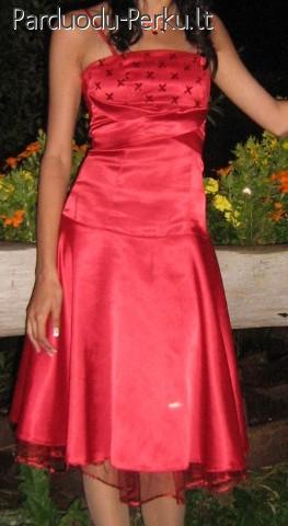 Raudona suknelė