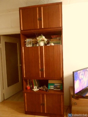 raudonmedžio spalvos sekcija