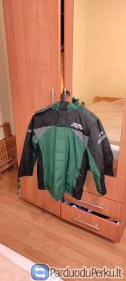 Reebok vaikiška šilta striukė 10-12 metų