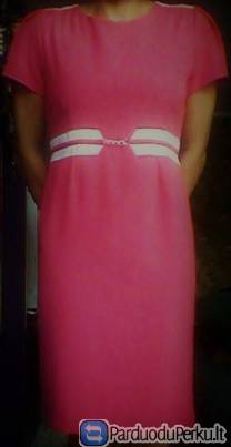 Ryškaus koralo suknelė