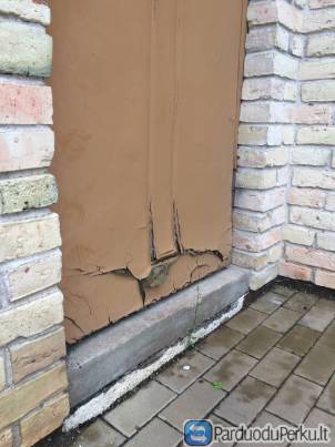 Šarvuodų durų apdailos skydų keitimas Kaune