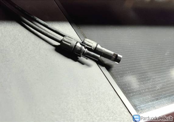 Saulės elektrinė + stogo danga VIENAME! Puiki investicija.