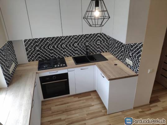 Savininkas parduoda saulėtą 2k. su holu 55 kv. m. 6/9 aukšte butą Bandužių g. Ne kampinis. Remontas