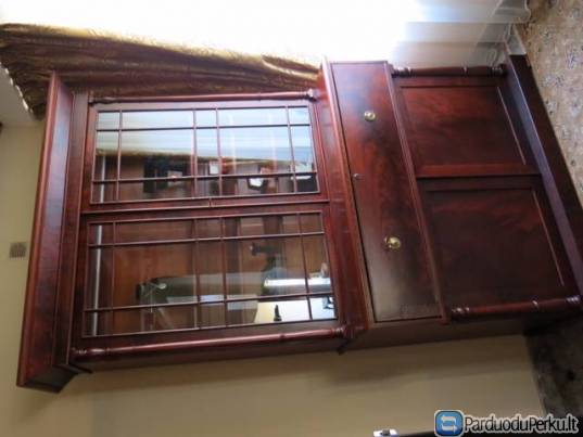 Sekreteras - knygu spinta