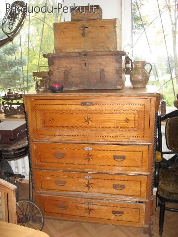 senoviniai baldai