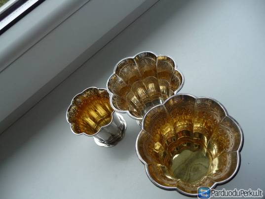 Sidabrinės taurelės - vazelės