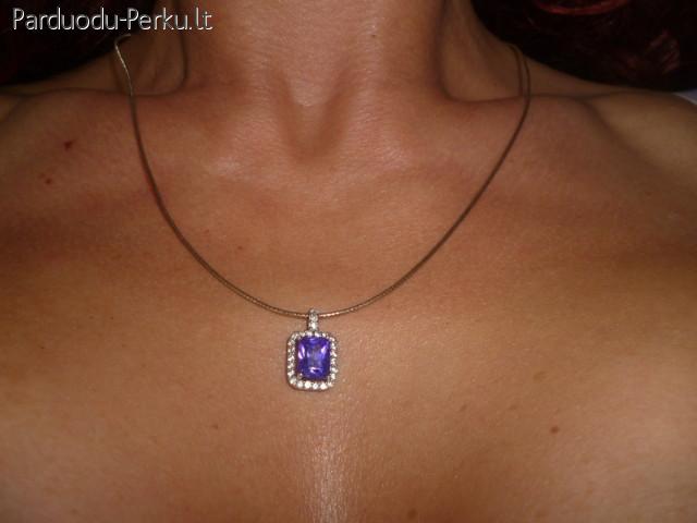 sidabriniai auskarai bei pakabukas su ametystais bei baltais