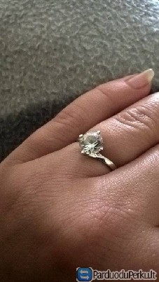 Sidabro žiedas su cirkonio akute