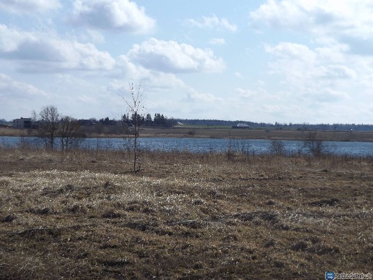 sklypas,su visomis komunikacijomis,prie ezero