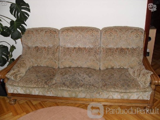 SKUBIAI parduodamas azuoliniu baldu komplektas