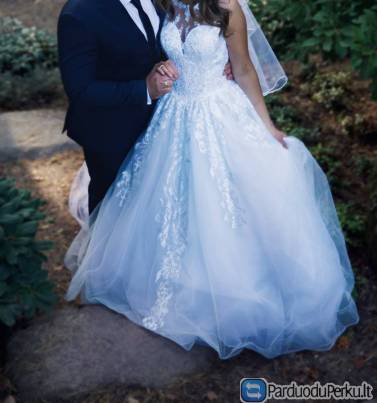 Sniego baltumo vestuvinė suknelė