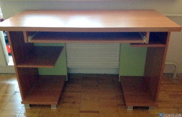 Spintelė, knygų lentyna, skelbimų lenta, rašomasis stalas