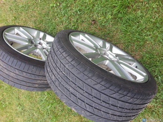 Vasarinės automobilio padangos su ratlankiais